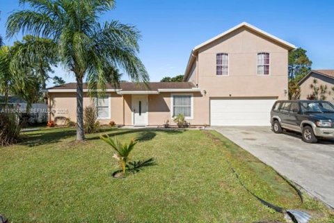 Casa en venta en Port St. Lucie, Florida, 5 dormitorios, 266.63 m2 № 2080213 - foto 3