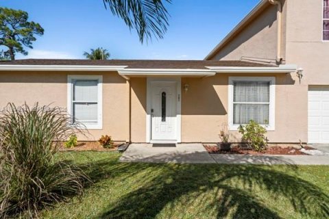 Casa en venta en Port St. Lucie, Florida, 5 dormitorios, 266.63 m2 № 2080213 - foto 2