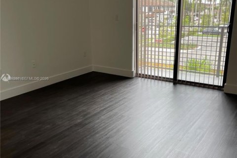 Touwnhouse à louer à Miami, Floride: 4 chambres, 205.13 m2 № 1996575 - photo 12