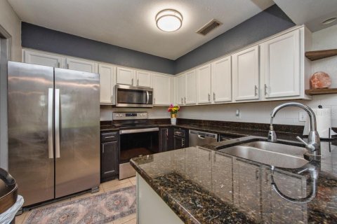 Casa en venta en Brandon, Florida, 3 dormitorios, 126.9 m2 № 1914133 - foto 9