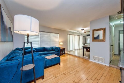 Casa en venta en Brandon, Florida, 3 dormitorios, 126.9 m2 № 1914133 - foto 3
