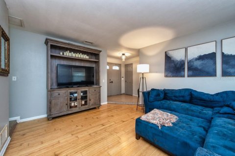 Casa en venta en Brandon, Florida, 3 dormitorios, 126.9 m2 № 1914133 - foto 6