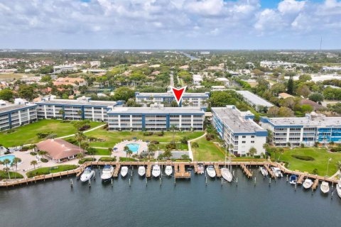 Condominio en Delray Beach, Florida, 2 dormitorios  № 2181051