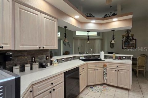 Villa ou maison à vendre à Beverly Hills, Floride: 3 chambres, 179.02 m2 № 1750147 - photo 9