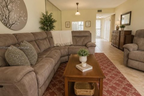 Condo in Delray Beach, Florida, 2 bedrooms № 2185466 - photo 2