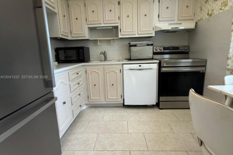 Condo in Delray Beach, Florida, 2 bedrooms № 2185466 - photo 7
