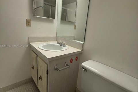 Condo in Delray Beach, Florida, 2 bedrooms № 2185466 - photo 21