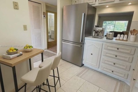 Condo in Delray Beach, Florida, 2 bedrooms № 2185466 - photo 9