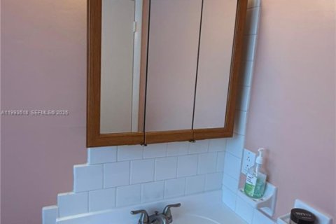 Condominio en alquiler en Margate, Florida, 1 dormitorio, 72 m2 № 2055504 - foto 23