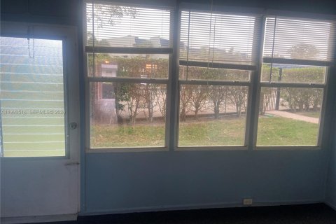 Condominio en alquiler en Margate, Florida, 1 dormitorio, 72 m2 № 2055504 - foto 15