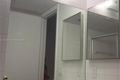 Condominio en alquiler en Margate, Florida, 1 dormitorio, 72 m2 № 2055504 - foto 22