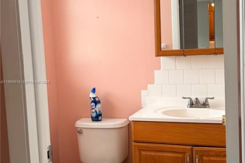 Condominio en alquiler en Margate, Florida, 1 dormitorio, 72 m2 № 2055504 - foto 24