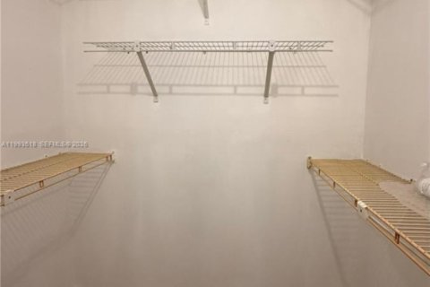 Condominio en alquiler en Margate, Florida, 1 dormitorio, 72 m2 № 2055504 - foto 18