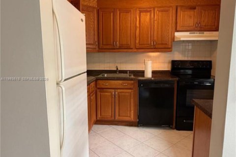 Condominio en alquiler en Margate, Florida, 1 dormitorio, 72 m2 № 2055504 - foto 9