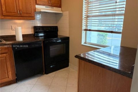 Condominio en alquiler en Margate, Florida, 1 dormitorio, 72 m2 № 2055504 - foto 10