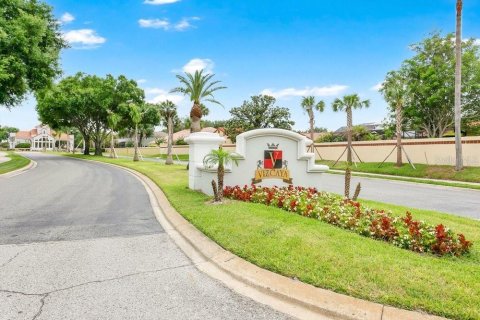 Condo in Orlando, Florida, 2 bedrooms № 2107740 - photo 23