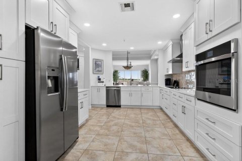 Condo in Orlando, Florida, 2 bedrooms № 2107740 - photo 13