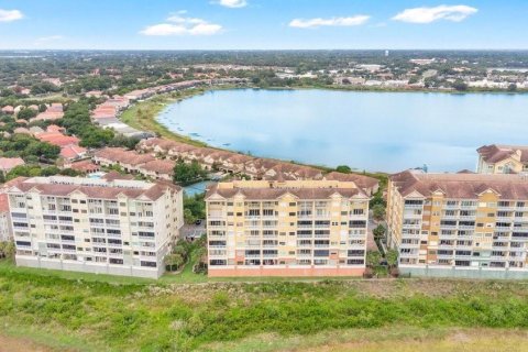 Condo in Orlando, Florida, 2 bedrooms № 2107740 - photo 28