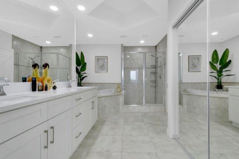 Condo in Orlando, Florida, 2 bedrooms № 2107740 - photo 17