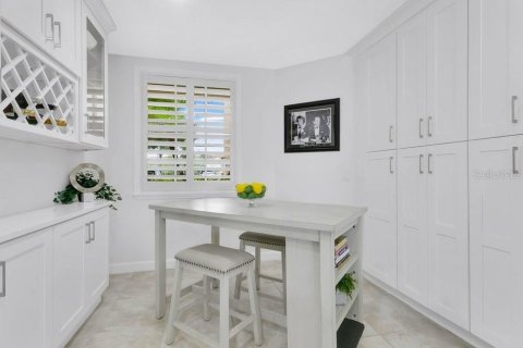 Condo in Orlando, Florida, 2 bedrooms № 2107740 - photo 6