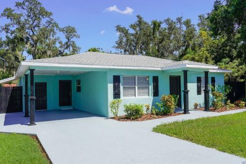 Casa en venta en Tampa, Florida, 5 dormitorios, 173.91 m2 № 1912598 - foto 2