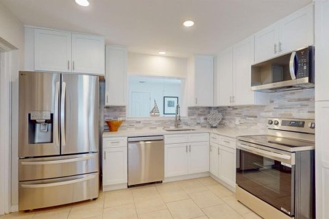 Casa en venta en Tampa, Florida, 5 dormitorios, 173.91 m2 № 1912598 - foto 14
