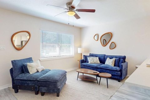 Casa en venta en Tampa, Florida, 5 dormitorios, 173.91 m2 № 1912598 - foto 5