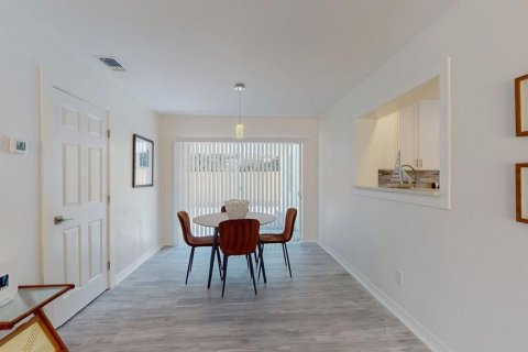 Casa en venta en Tampa, Florida, 5 dormitorios, 173.91 m2 № 1912598 - foto 22
