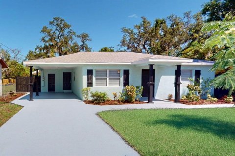 Casa en venta en Tampa, Florida, 5 dormitorios, 173.91 m2 № 1912598 - foto 4