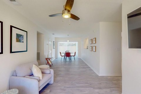 Casa en venta en Tampa, Florida, 5 dormitorios, 173.91 m2 № 1912598 - foto 20