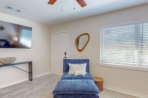 Casa en venta en Tampa, Florida, 5 dormitorios, 173.91 m2 № 1912598 - foto 9