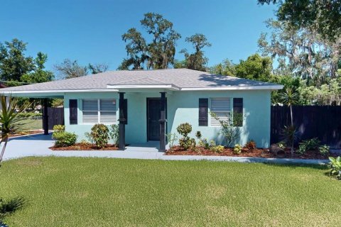 Casa en venta en Tampa, Florida, 5 dormitorios, 173.91 m2 № 1912598 - foto 1