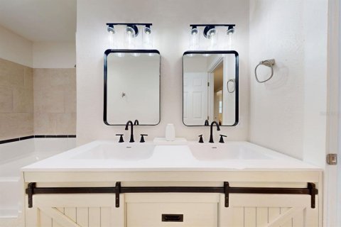 Casa en venta en Tampa, Florida, 5 dormitorios, 173.91 m2 № 1912598 - foto 29