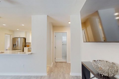 Casa en venta en Tampa, Florida, 5 dormitorios, 173.91 m2 № 1912598 - foto 11