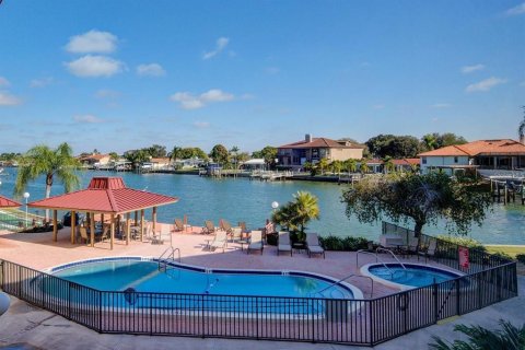 Condo in Clearwater, Florida, 2 bedrooms  № 2098790 - photo 2