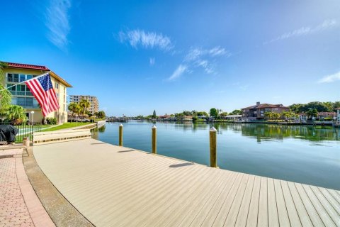 Condo in Clearwater, Florida, 2 bedrooms  № 2098790 - photo 22