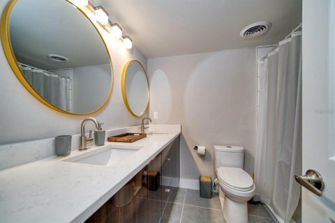 Condo in Clearwater, Florida, 2 bedrooms  № 2098790 - photo 14