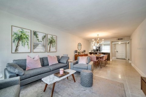 Condo in Clearwater, Florida, 2 bedrooms  № 2098790 - photo 10