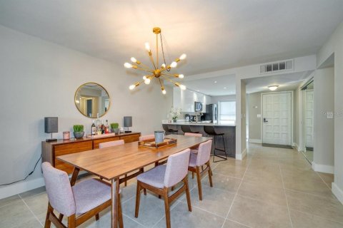 Condo in Clearwater, Florida, 2 bedrooms  № 2098790 - photo 9