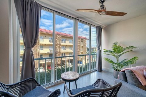 Condo in Clearwater, Florida, 2 bedrooms  № 2098790 - photo 12