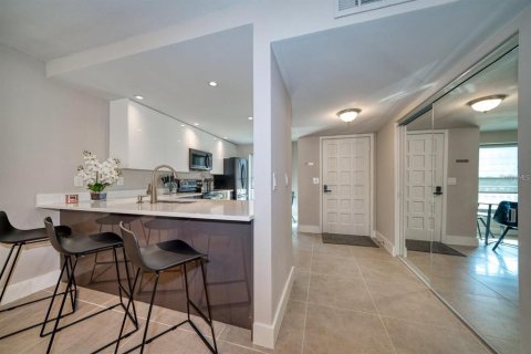 Condo in Clearwater, Florida, 2 bedrooms  № 2098790 - photo 5