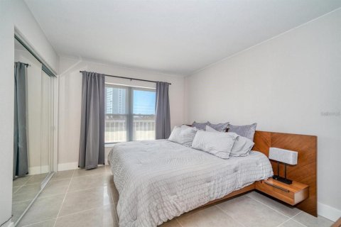 Condo in Clearwater, Florida, 2 bedrooms  № 2098790 - photo 13
