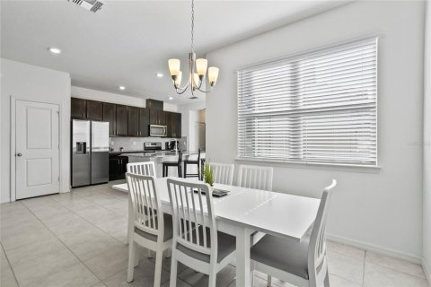 Townhouse in Windermere, Florida 3 bedrooms, 185.53 sq.m. № 1213253 - photo 10