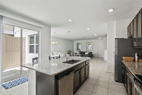 Townhouse in Windermere, Florida 3 bedrooms, 185.53 sq.m. № 1213253 - photo 16