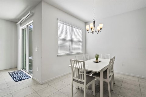 Townhouse in Windermere, Florida 3 bedrooms, 185.53 sq.m. № 1213253 - photo 9