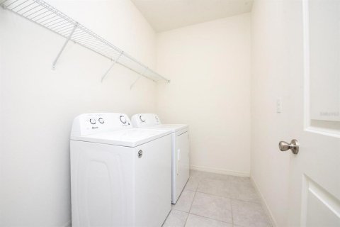 Townhouse in Windermere, Florida 3 bedrooms, 185.53 sq.m. № 1213253 - photo 19