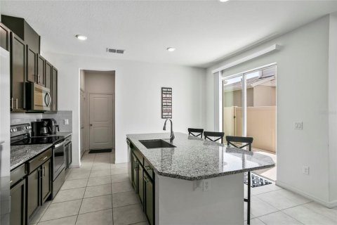 Townhouse in Windermere, Florida 3 bedrooms, 185.53 sq.m. № 1213253 - photo 13