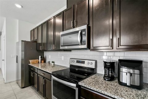 Townhouse in Windermere, Florida 3 bedrooms, 185.53 sq.m. № 1213253 - photo 18