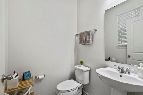 Townhouse in Windermere, Florida 3 bedrooms, 185.53 sq.m. № 1213253 - photo 23