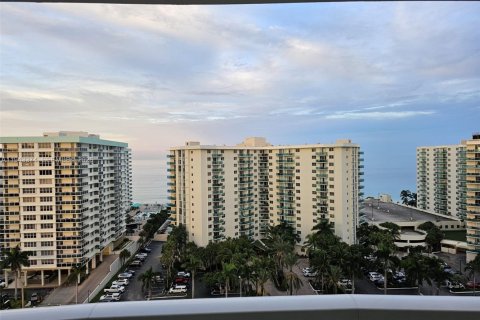 Condo in Hollywood, Florida, 2 bedrooms  № 2059919